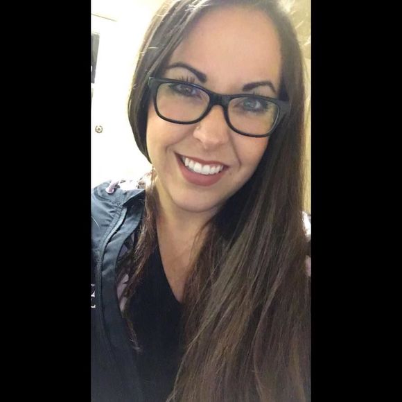 Meet your Posher, Kristen - Picture 1 of 1